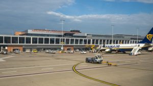 Minden induló járatát törölte a belgiumi Charleroi repülőtér