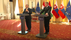 Orbán Viktor és Robert Fico matadorokként üzentek ellenfeleiknek