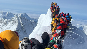 Nepál radikálisan korlátozná az Everest-engedélyeket