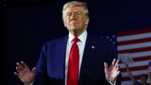 Visszakozott Donald Trump, részleges vámvisszatérítésről döntött