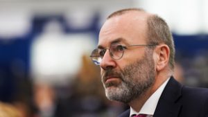 Manfred Weber szerint Magyar Péter Magyarország új arca a Néppártban, Menczer Tamás bábkormányról beszél