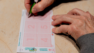 Egyetlen nap alatt húsz magyar nyert milliókat a lottón