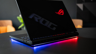 Kegyetlenül erős, de sokkolóan drága lett az Asus új laptopja
