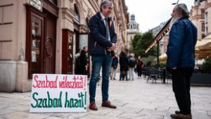 Hadházy Ákos nem adja fel, ismét tüntet támogatóival