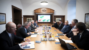 Orbán Viktor új operatív törzset jelentett be