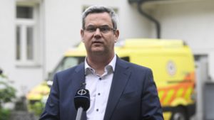 Takács Péter szerint Brüsszel és a Tisza Párt akciója miatt késik a kórházak felújítása