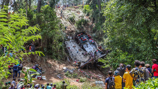 Tragédia Srí Lankán, huszonegyen haltak meg egy buszbalesetben
