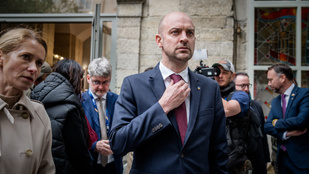 Folytatódik a diplomáciai csörte Algéria és Franciaország között, a francia külügyminiszter határozott választ ígér