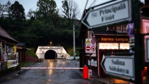 Újabb csapás a parajdi sóbányánál: áttörte a víz az ideiglenes elterelő gátat