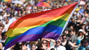 Sérelemdíjat kap két Pride-szervező, mert valótlanul pedofíliával vádolták őket