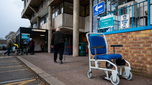 Több mint másfél millió beavatkozást halasztanak el – újabb orvossztrájk bénítja meg a brit állami egészségügyet