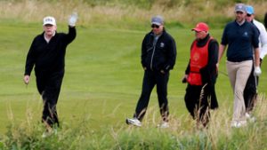 Skóciába ment golfozni Donald Trump, négy napot fog ott tölteni