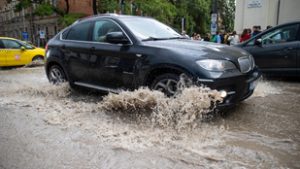 Zivatarokkal és jégesővel jön a lehűlés, kiadták a másodfokú figyelmeztetést
