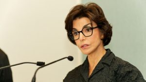 Dagad a botrány Párizsban, korrupcióval vádolják a kulturális minisztert