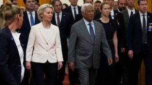 Megbuszoztatták a kínaiak Von der Leyent, miközben Ficót és Orbán Viktort egészen máshogy fogadták