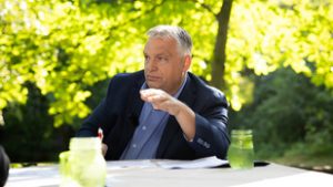 Orbán Viktor: Donald Tusk utál engem