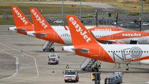 Itt a videó a szerb Rambóról, aki kiütötte a bombával fenyegető utast a repülőn