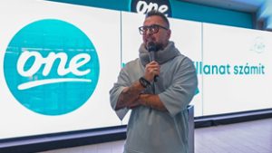 Megvan, mire fordítja a One a Majkával felbontott együttműködés összegét