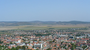 Újabb település döntött a beköltözés korlátozása mellett, magyar nyelvtudáshoz kötik az ingatlan vásárlását