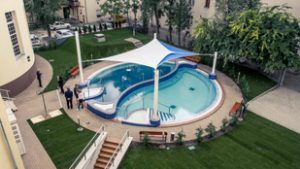 Újranyitott, odamentünk, és kiraboltak minket a borzalmak fürdőjében