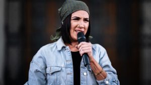Tóth Gabi is beleállt a botrányos Himnusz-éneklésbe
