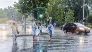 Fellélegezhetünk az extrém meleg után, szalmakalap helyett esernyőre lehet szükségünk