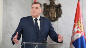 Milorad Dodik népszavazást ír ki, amiért megfosztották megbízatásától