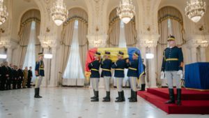 Eltemették Románia első szabadon választott elnökét
