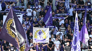 A lelátón volt szükség a mentősök segítségére az Újpest futballmeccsén