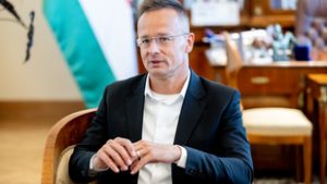 Szijjártó Péter az orosz miniszterelnök-helyettessel egyeztetett az amerikai-orosz csúcstalálkozóról