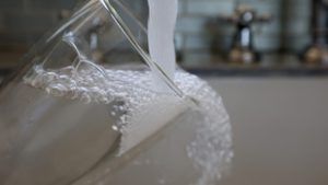 Forradalmi találmány lehet egy szivacs, ami a vízben lévő mikroszennyeződéseket szűrheti ki