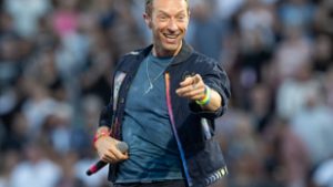 A Coldplay frontembere elmondta, marad-e az együttes fellépésein a csókkamera