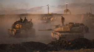 Hatalmas támadásra készül Izrael, 60 ezer embert mozgósított