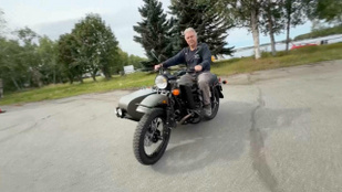 Vadonatúj Ural-motorral lepett meg Vlagyimir Putyin egy alaszkai férfit