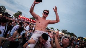 Roma buli, bor legalizáció és eszméletlen Analog Balaton koncert a Strand másnapján