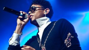 Michael Jackson állítólagos fia képviseli az Egyesült Államokat a Putyin által feltámasztott dalfesztiválon