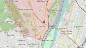 Szirénázó mentő karambolozott a Flórián téren