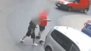 Kiszállt az autóból a baleset után, másodpercekkel később elgázolták a férfit