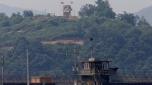 Észak-koreai katonák lépték át a határt, Dél-Korea figyelmeztető lövéseket adott le