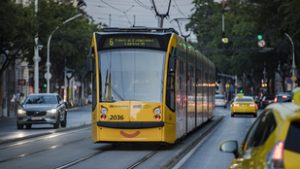 Súlyos támadás ért egy 72 éves nőt a 4–6-os villamos egyik megállójában