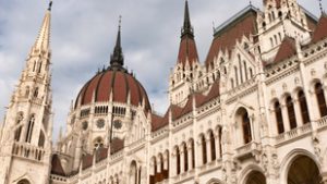Tarjányi Péter: A két nagy párt a harcból él, nekik a béke nem kell