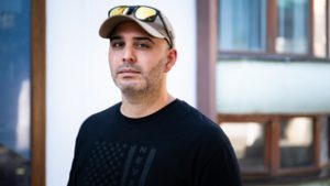Levágták a fejét, bezselézték a haját, és kirakták a város központjában