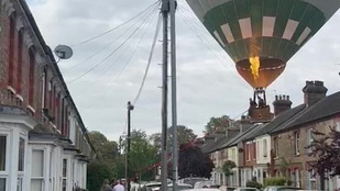 Lakóházak között landolt egy eltévedt hőlégballon Angliában