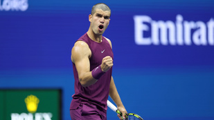 A kopaszra borotvált Carlos Alcaraz berúgta az ajtót a US Openen