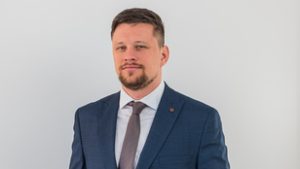 Műtétje után tudta meg a tatai alpolgármester, hogy ki akarják rúgni