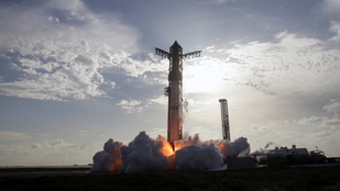 Több hónapnyi szerencsétlenkedés után sikeresen fellőtték a SpaceX legnagyobb rakétáját