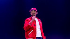 Nagy botrányt kavart Will Smith koncertvideója: torz arcok, elmosódott kezek és megváltozó táblák