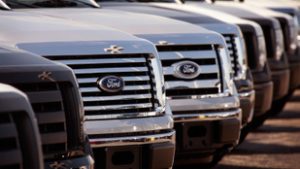 Több százezer autót hív vissza a Ford műszerfalhiba miatt