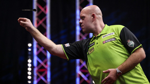 Budapesti dartsőrület: Michael van Gerwen és Nathan Aspinall a gulyás szerelmesei