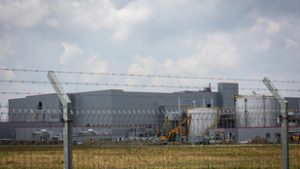 Októbertől leáll az egyik magyarországi akkugyár